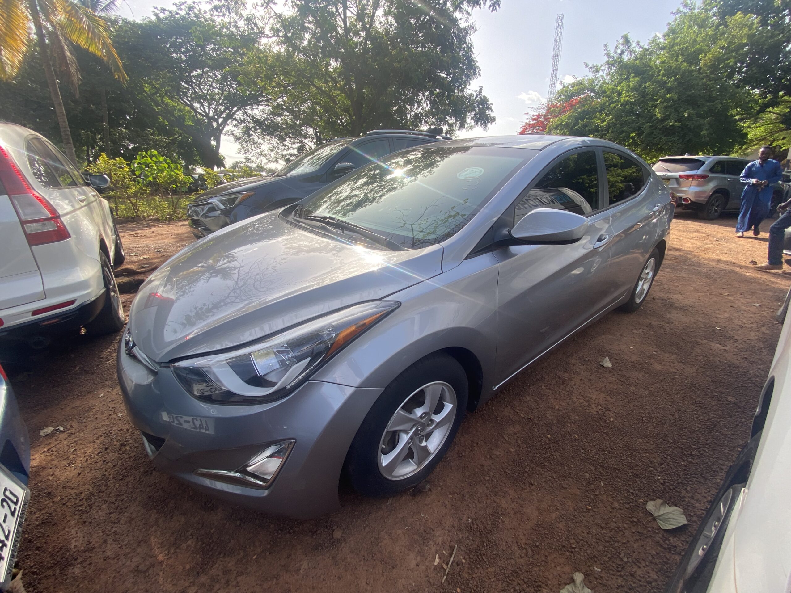 
								2016 Hyundai Elantra (Silver) full									