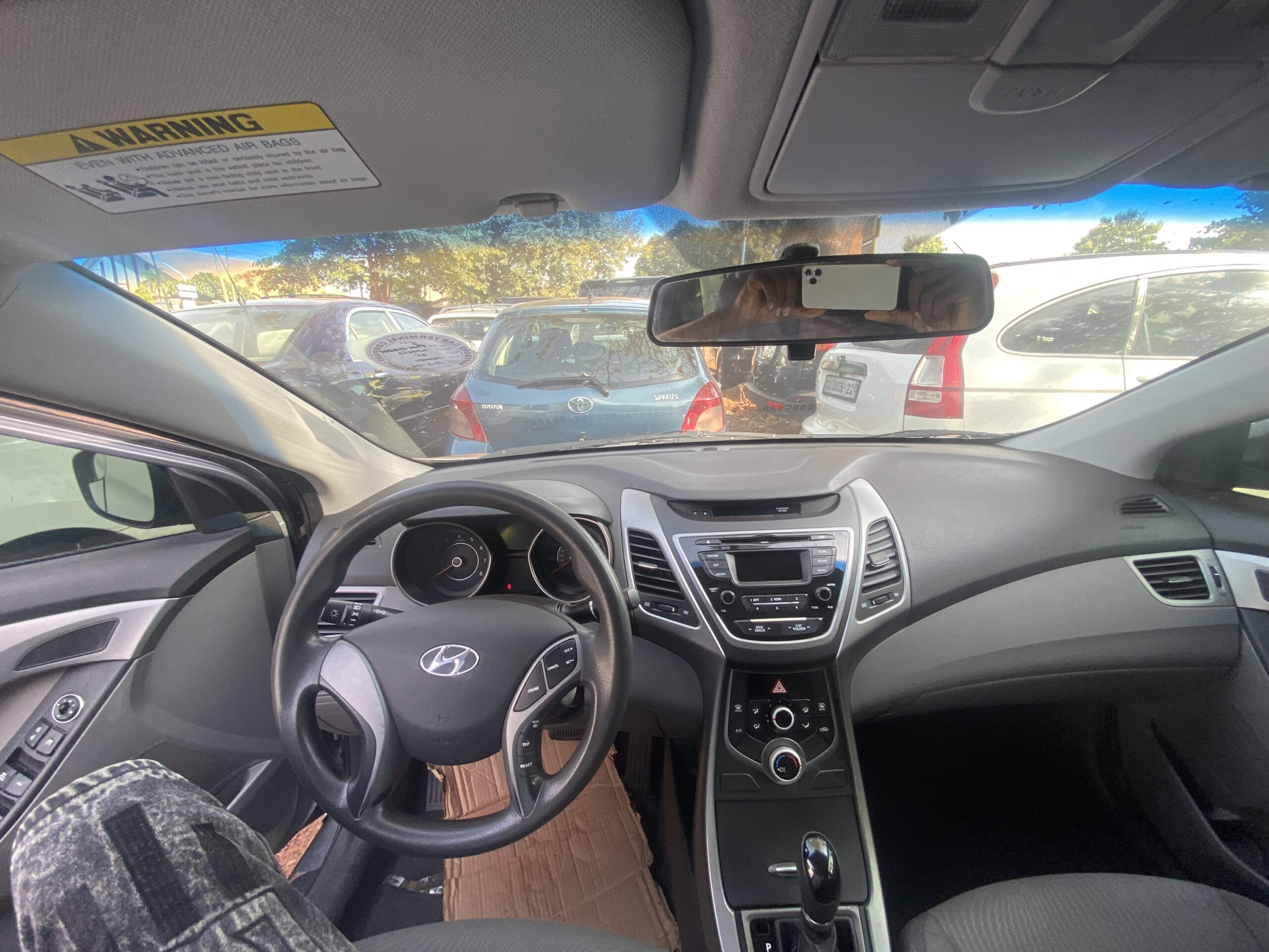 
								2016 Hyundai Elantra (Silver) full									