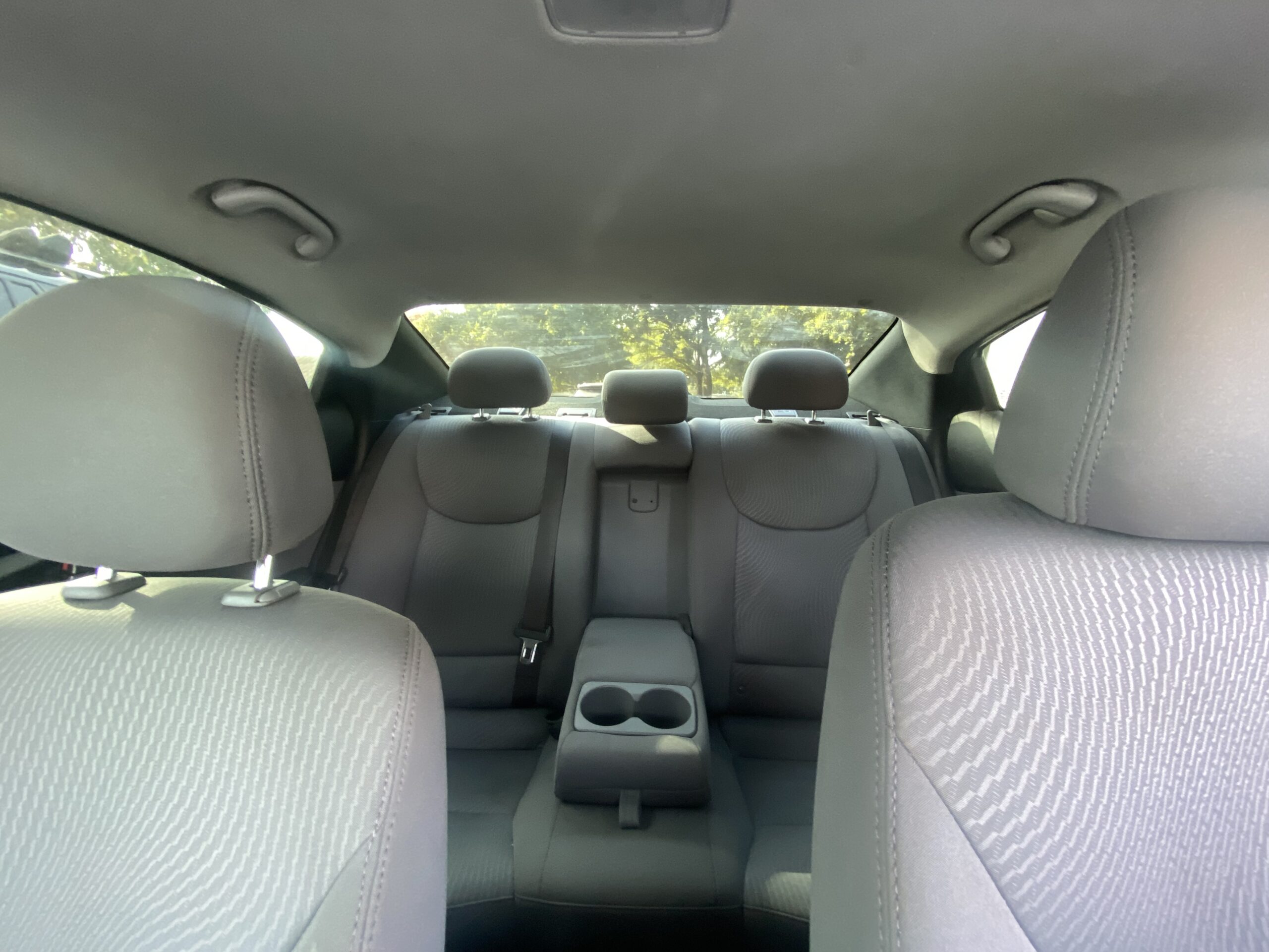 
								2016 Hyundai Elantra (Silver) full									