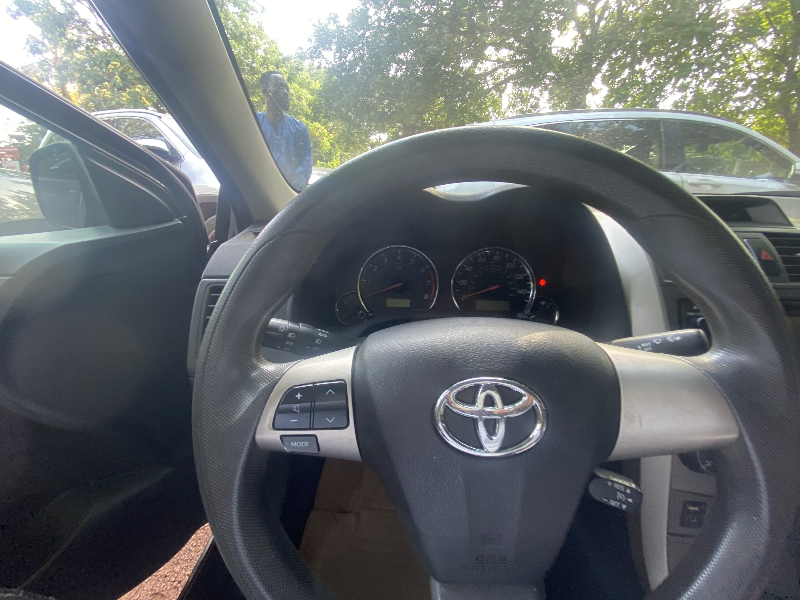 
								Toyota Corolla full									