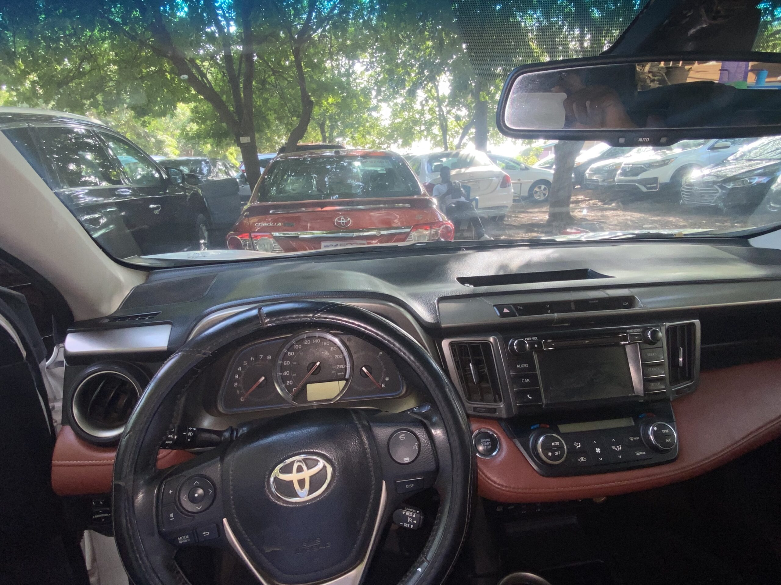 
								2015 Toyota RAV4 Limited (Compact SUV) full									