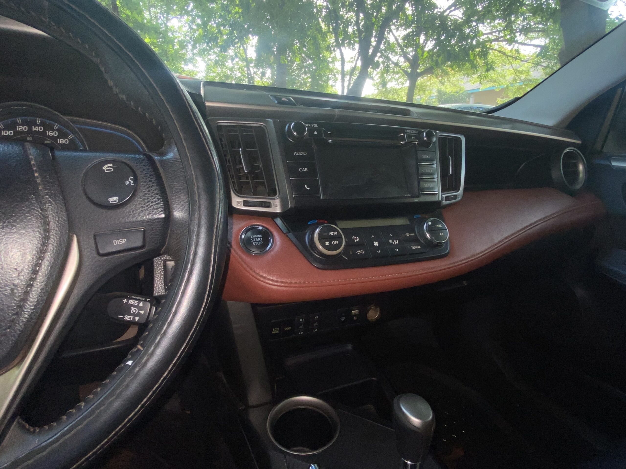 
								2015 Toyota RAV4 Limited (Compact SUV) full									