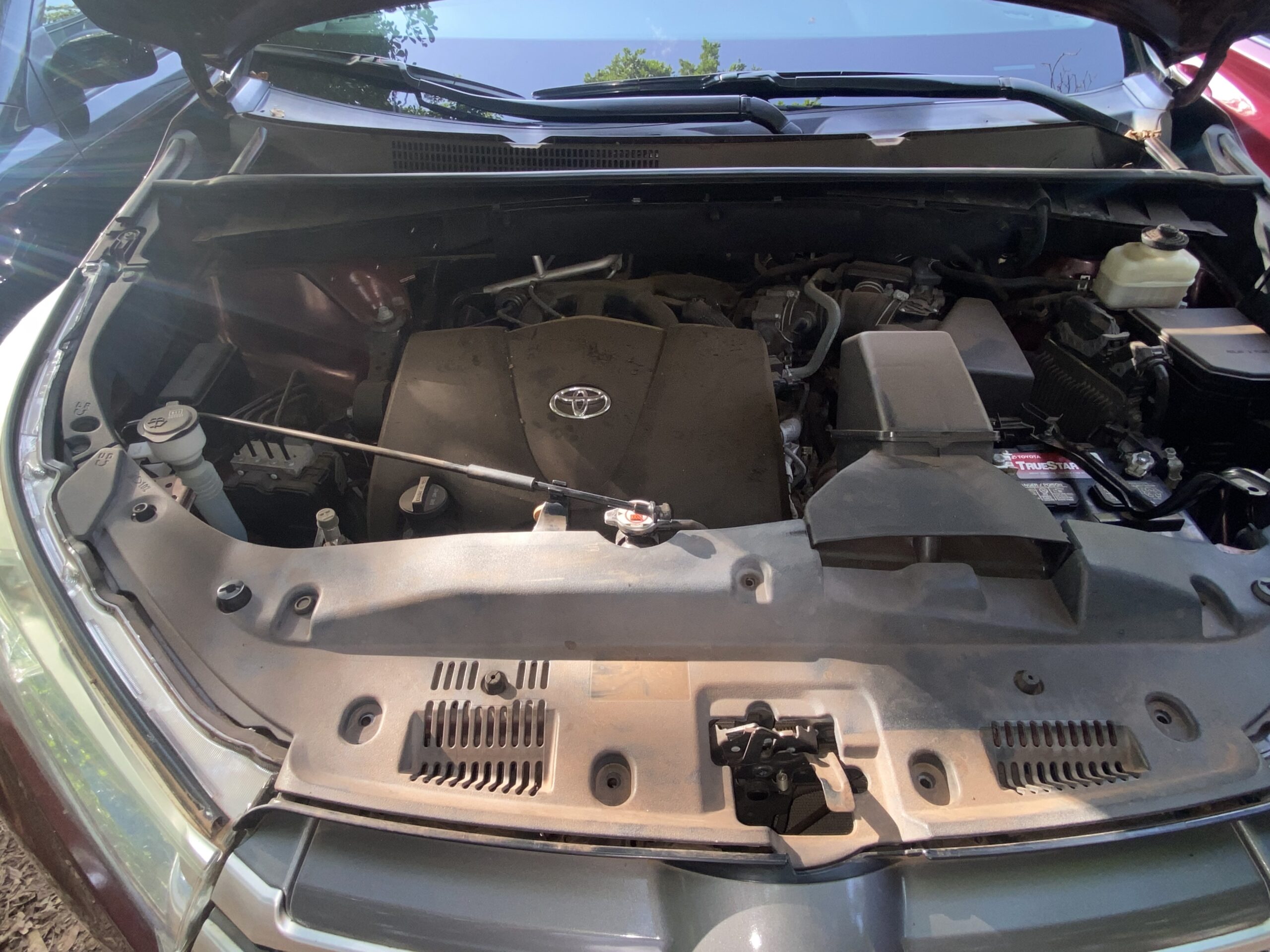 
								2015 Toyota RAV4 Limited (Compact SUV) full									