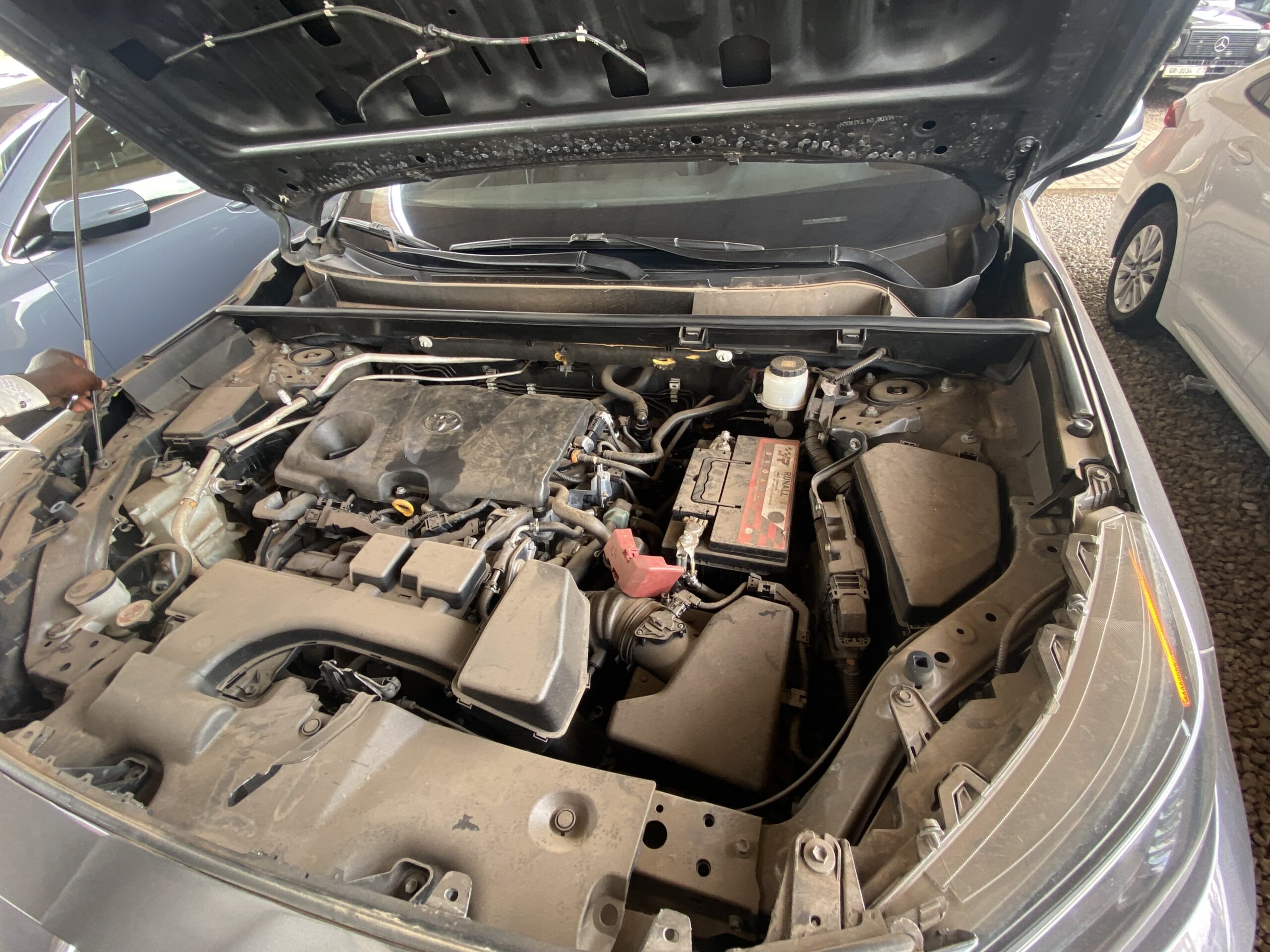 
								2024 Toyota RAV4 full									