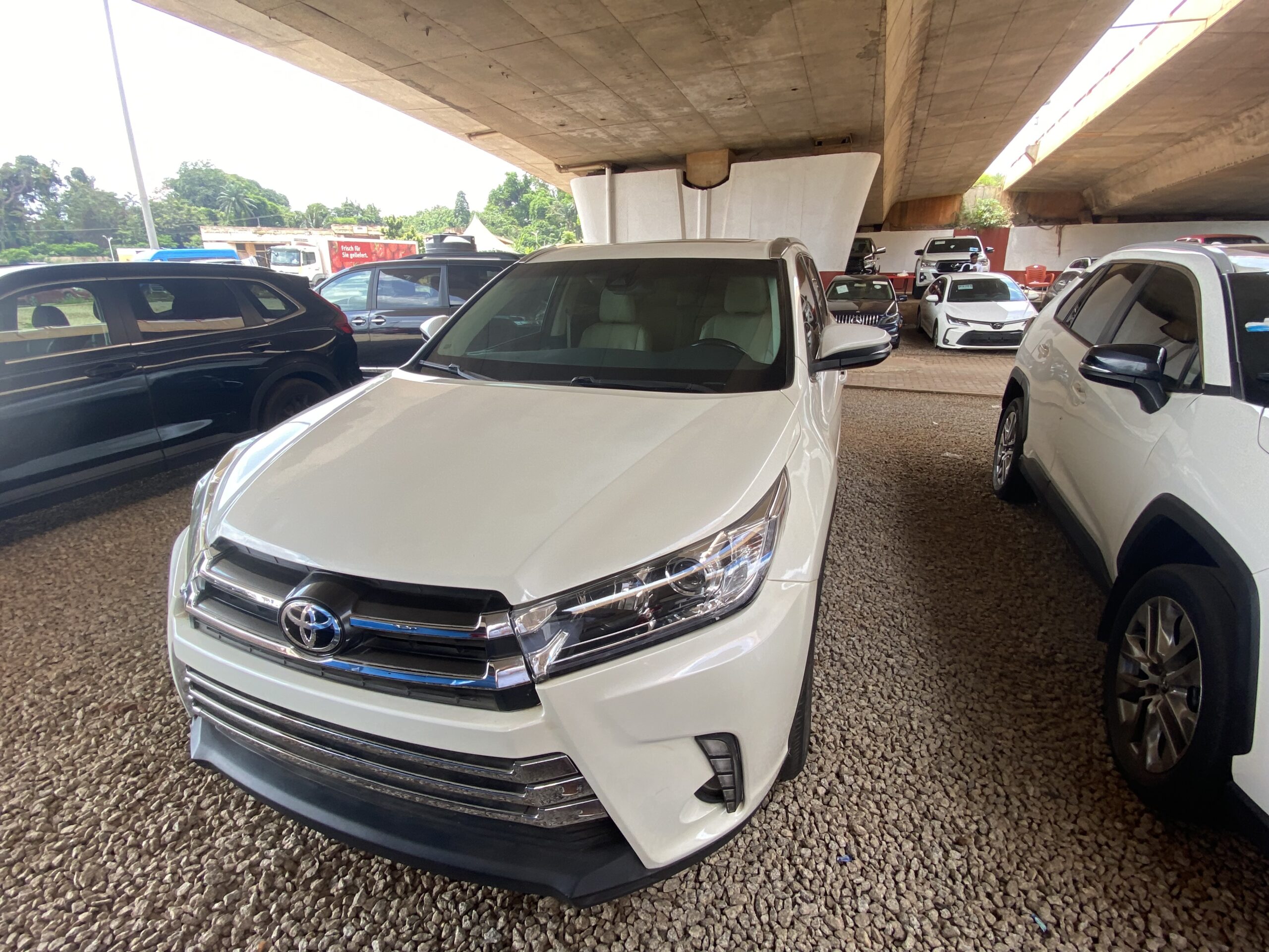 
								2017 Toyota Highlander full									