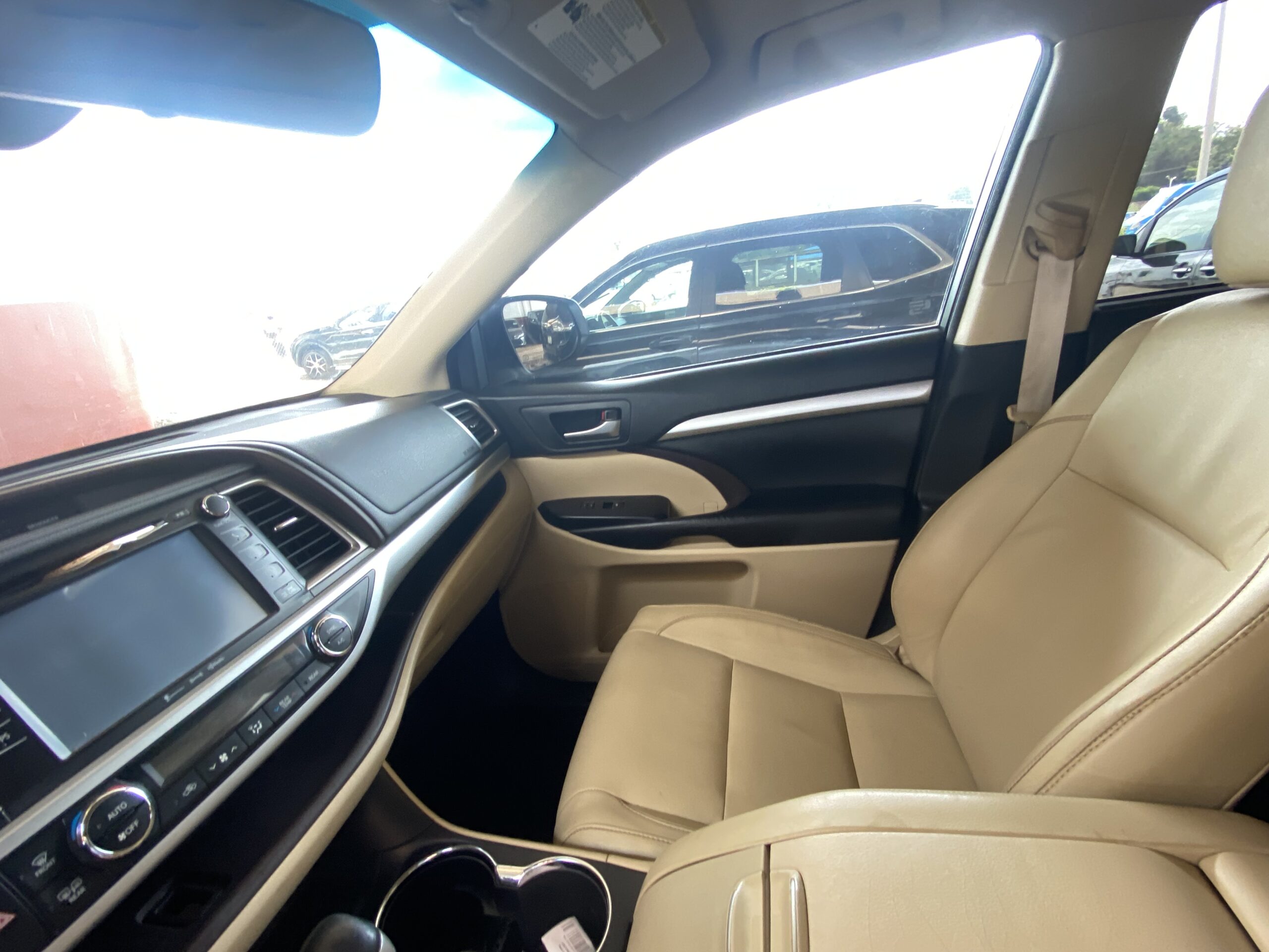 
								2017 Toyota Highlander full									