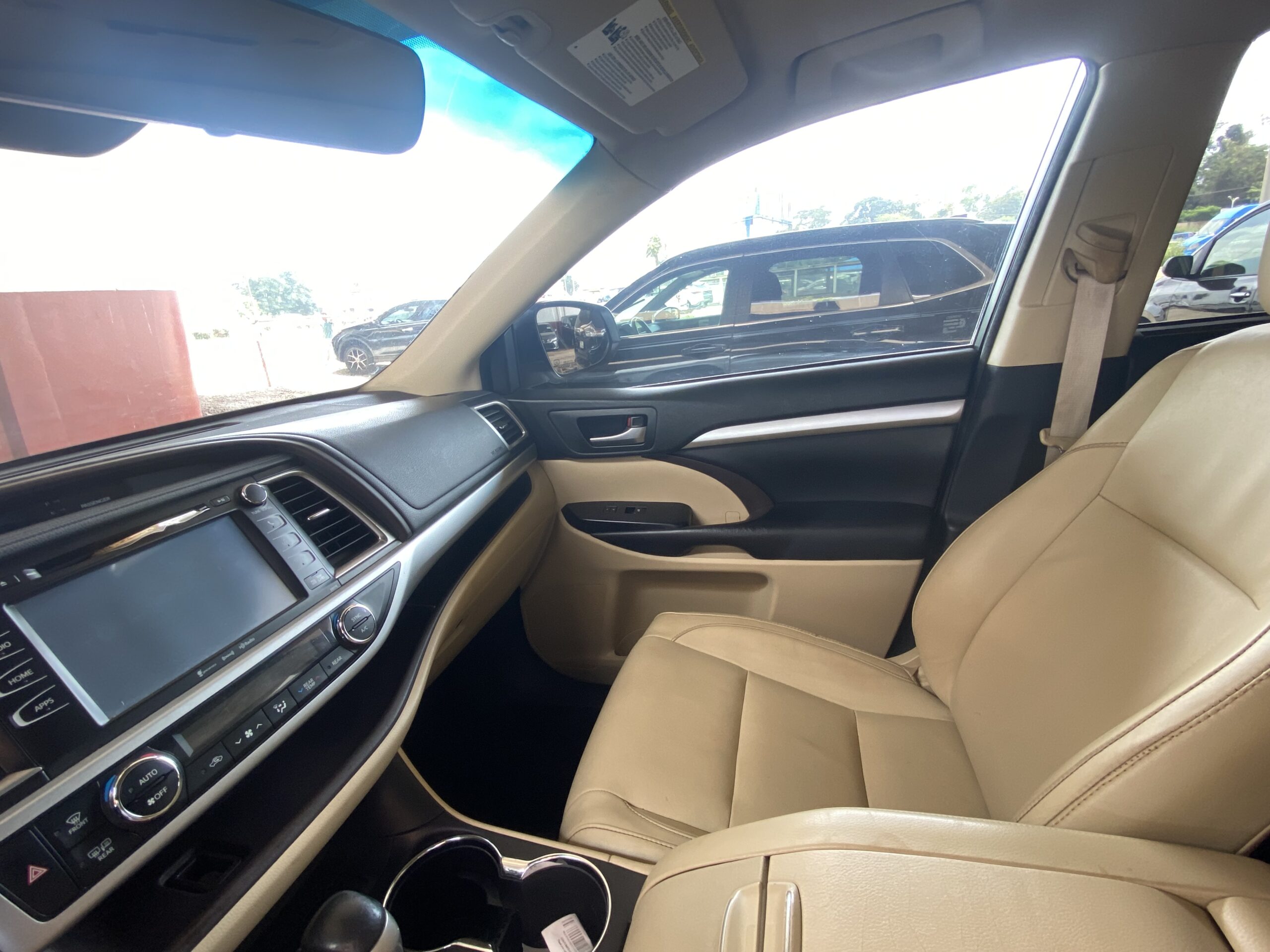 
								2017 Toyota Highlander full									