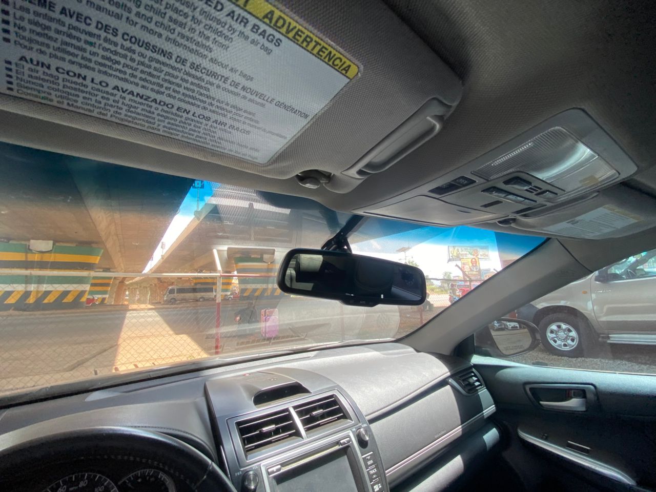 
								2014 Toyota Camry SE full									