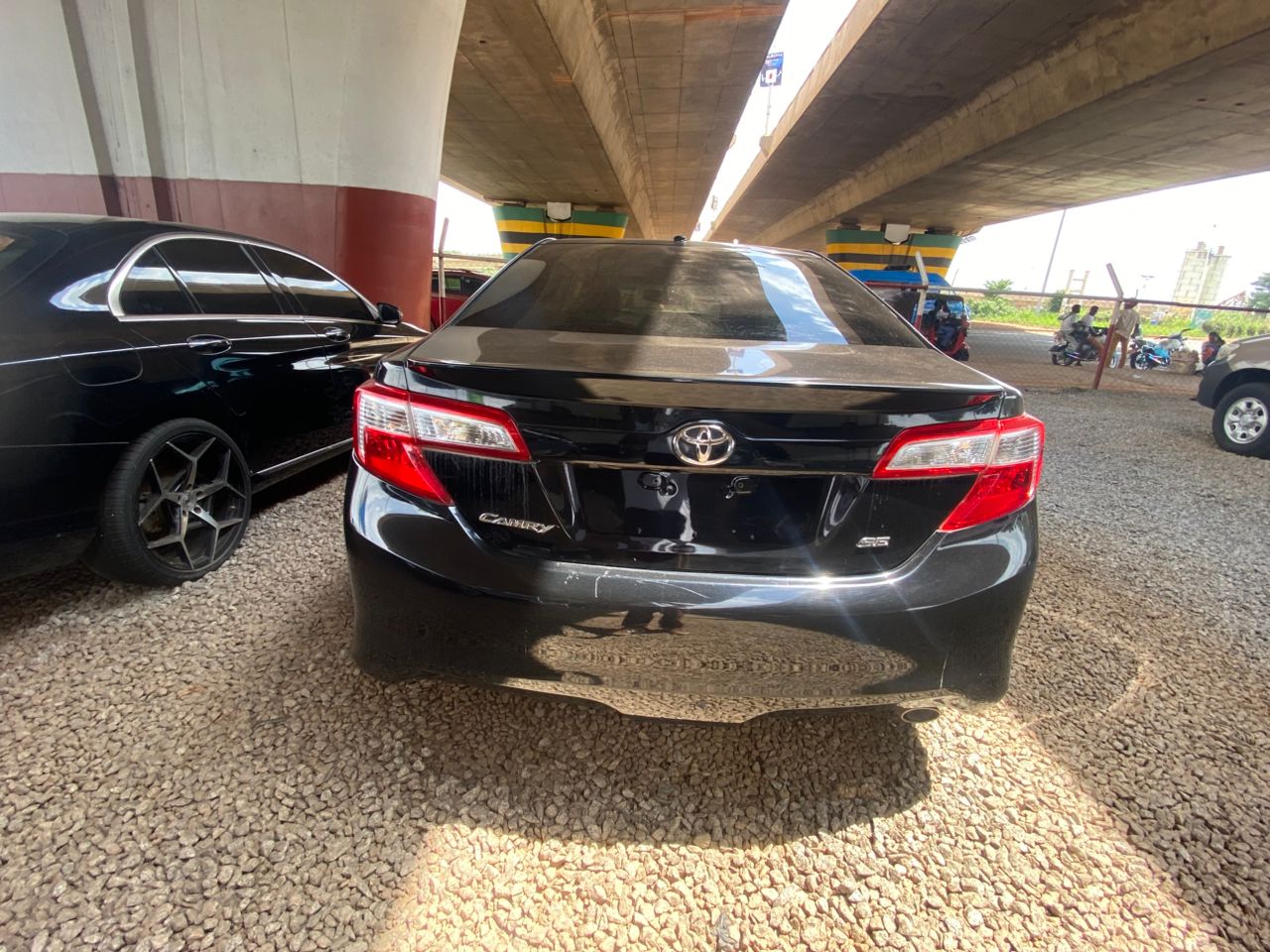 
								2014 Toyota Camry SE full									
