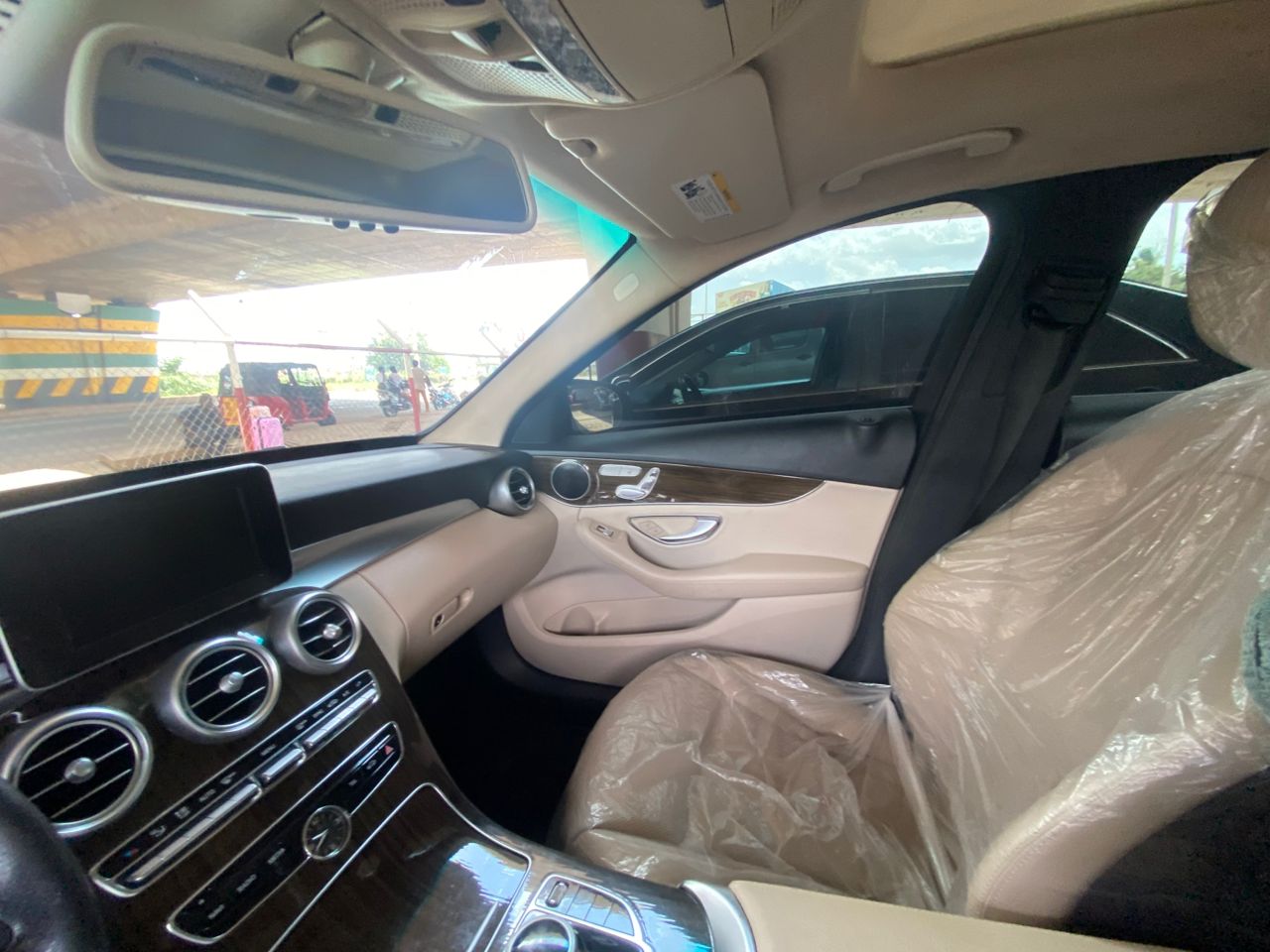
								2015 Mercedes-Benz C300 4MATIC Sedan full									