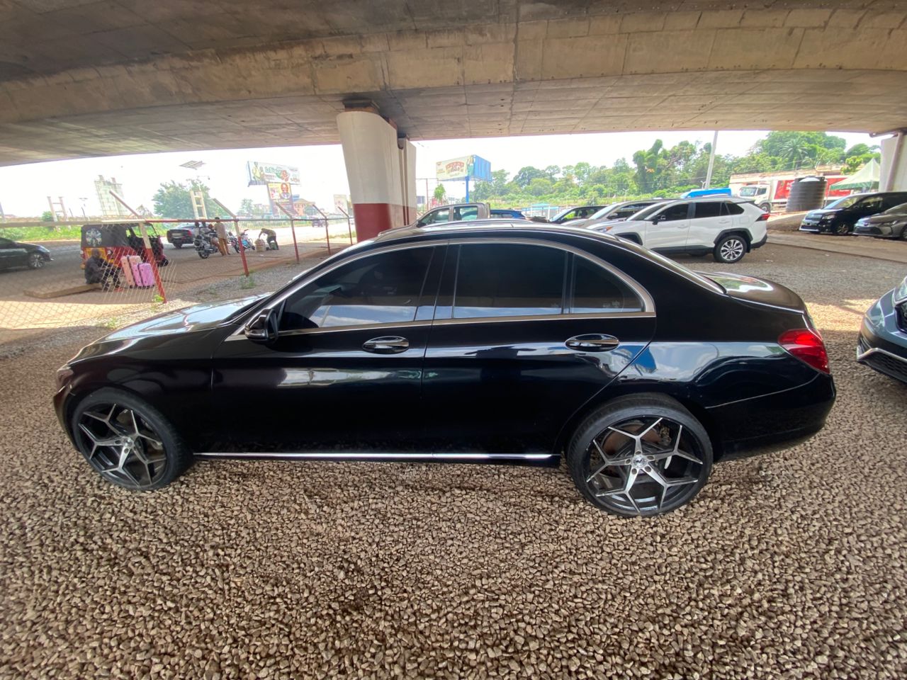 
								2015 Mercedes-Benz C300 4MATIC Sedan full									
