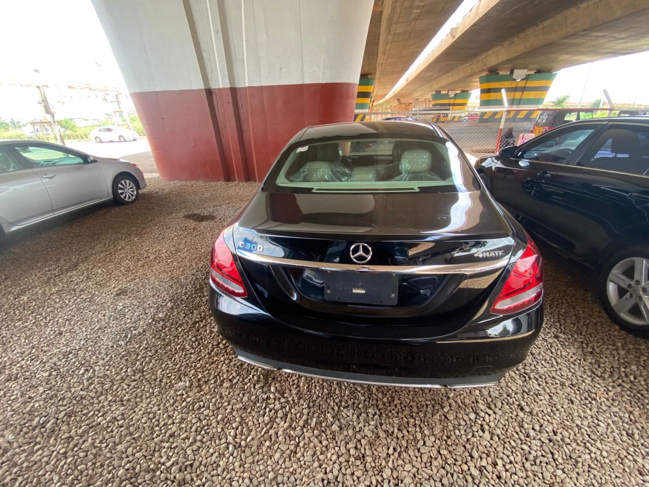 
								2015 Mercedes-Benz C300 4MATIC Sedan full									