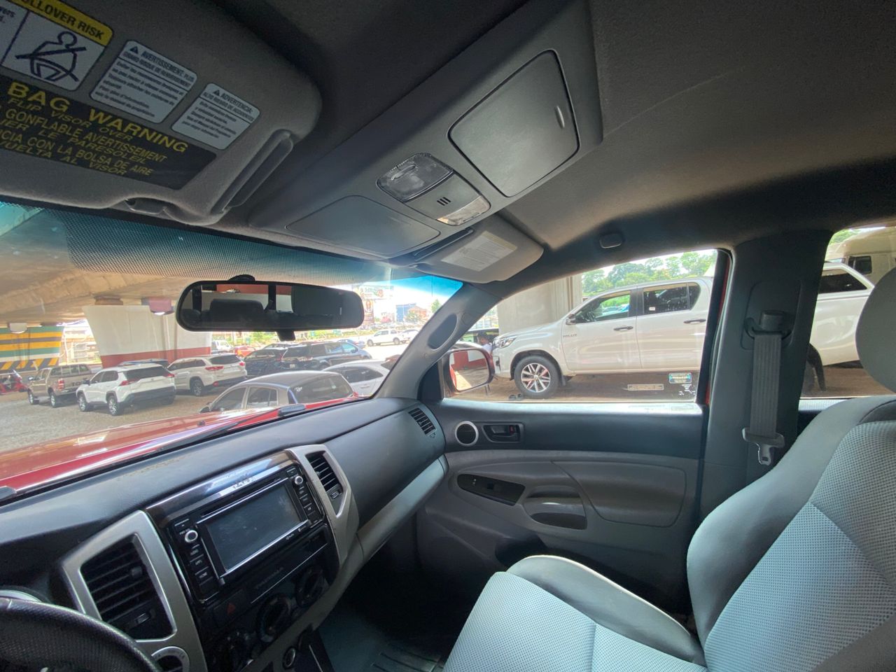 
								2015 Toyota Tacoma full									