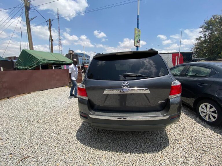 2012 Toyota Highlander (Gray)