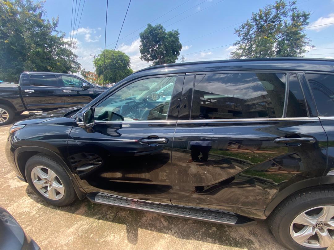 
								2023 Toyota Highlander LE full									
